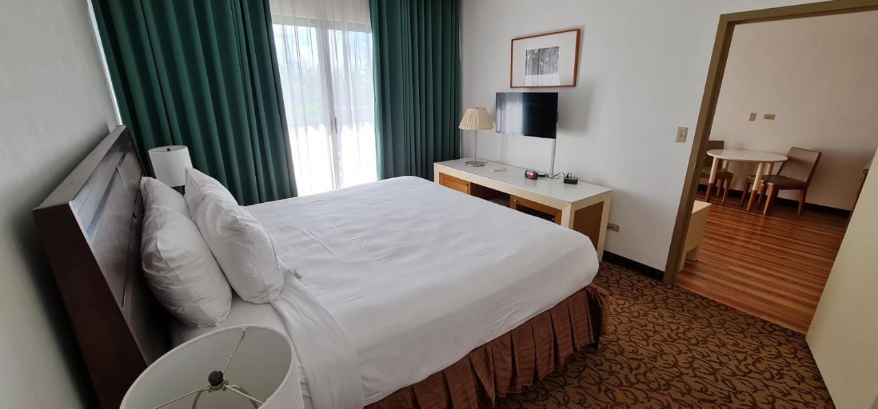 Surestay By Best Western Guam Airport Barrigada Buitenkant foto