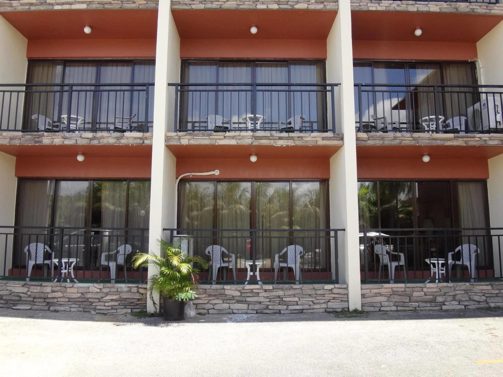 Surestay By Best Western Guam Airport Barrigada Buitenkant foto